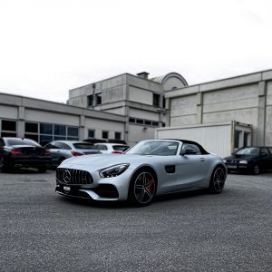 Mercedes GTC AMG mit einer silber matten Vollfolierung, Autofolierung bis ins letzte Detail, mit Türeinstiegen und Türinnenseiten. Komplettfolierung