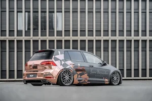 rosé Chrom folierung - VW Golf 7 - Laura Meguscher