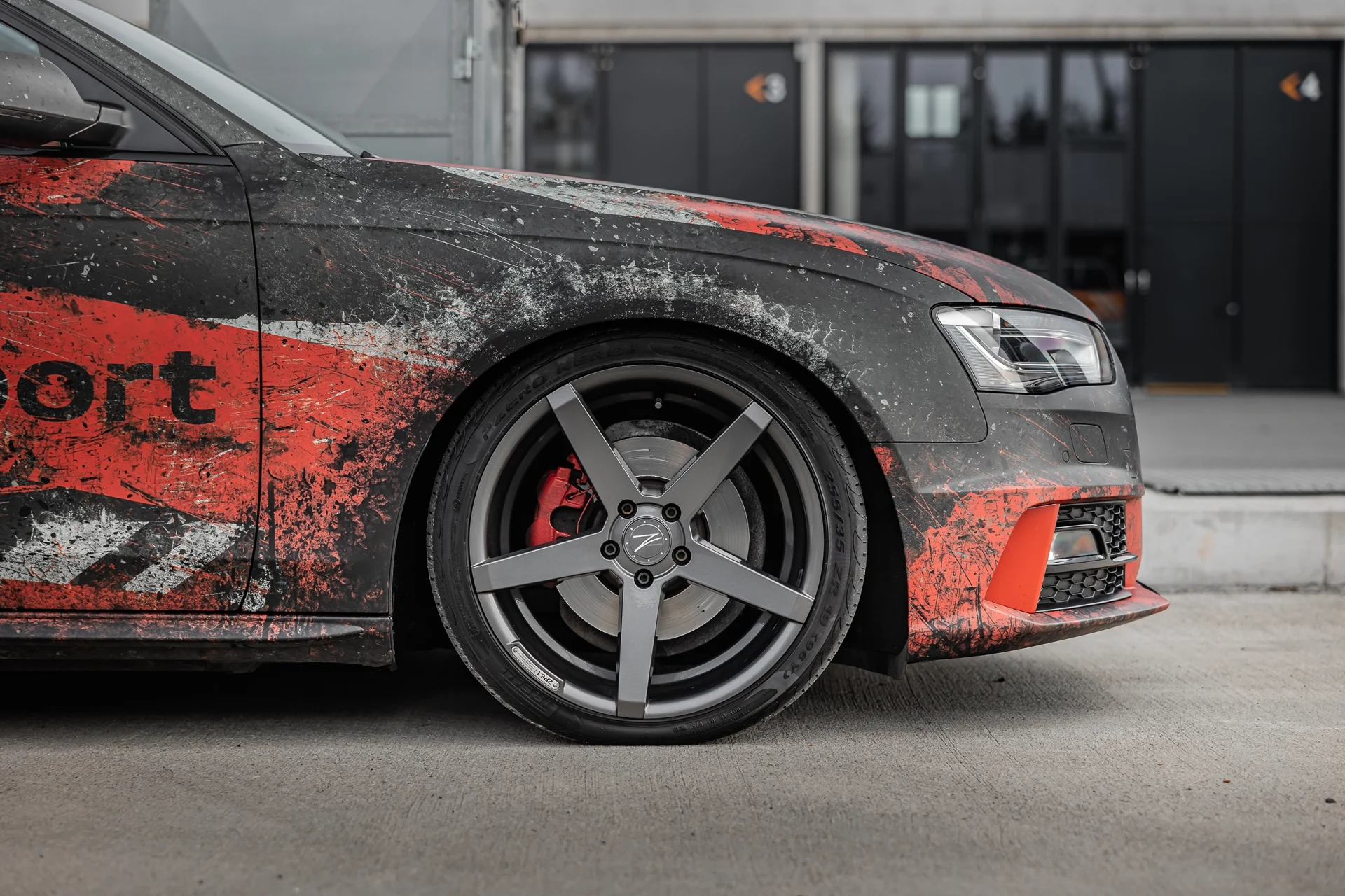 used-look Audi Sport Digitaldruckfolierung mit Z-Performance Felgen