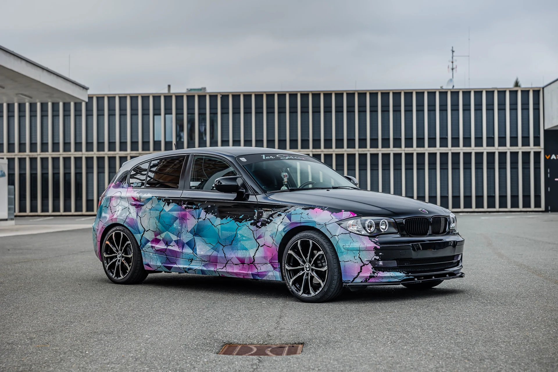BMW Digitaldruckfolierung mit Farbverlauf und Used-Look