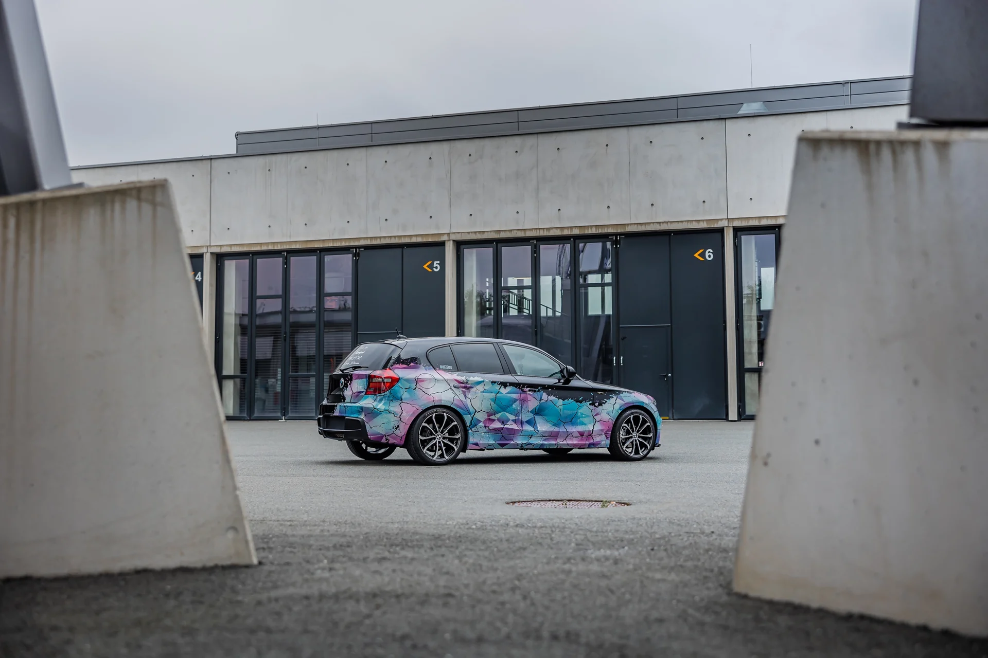 BMW Digitaldruckfolierung mit Farbverlauf und Used-Look