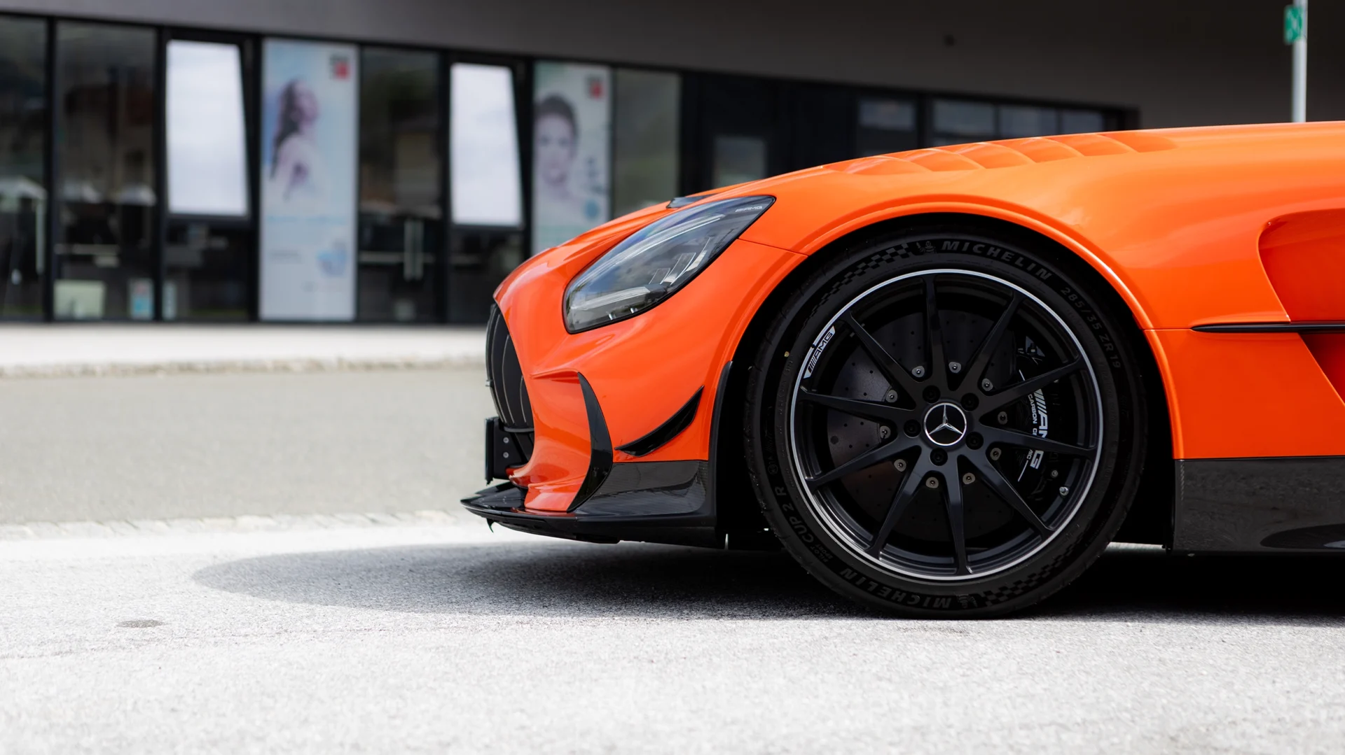 Lackschutz Frontpaket bei einem Mercedes Benz AMG GT Black Series Sportwagen