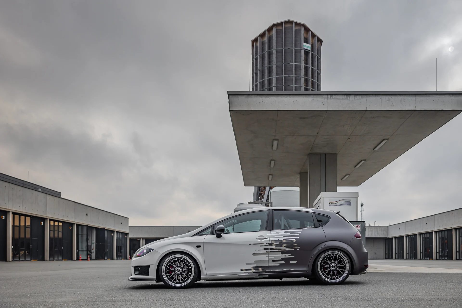 static Seat Leon Chrome Folierung beklebt in Salzburg