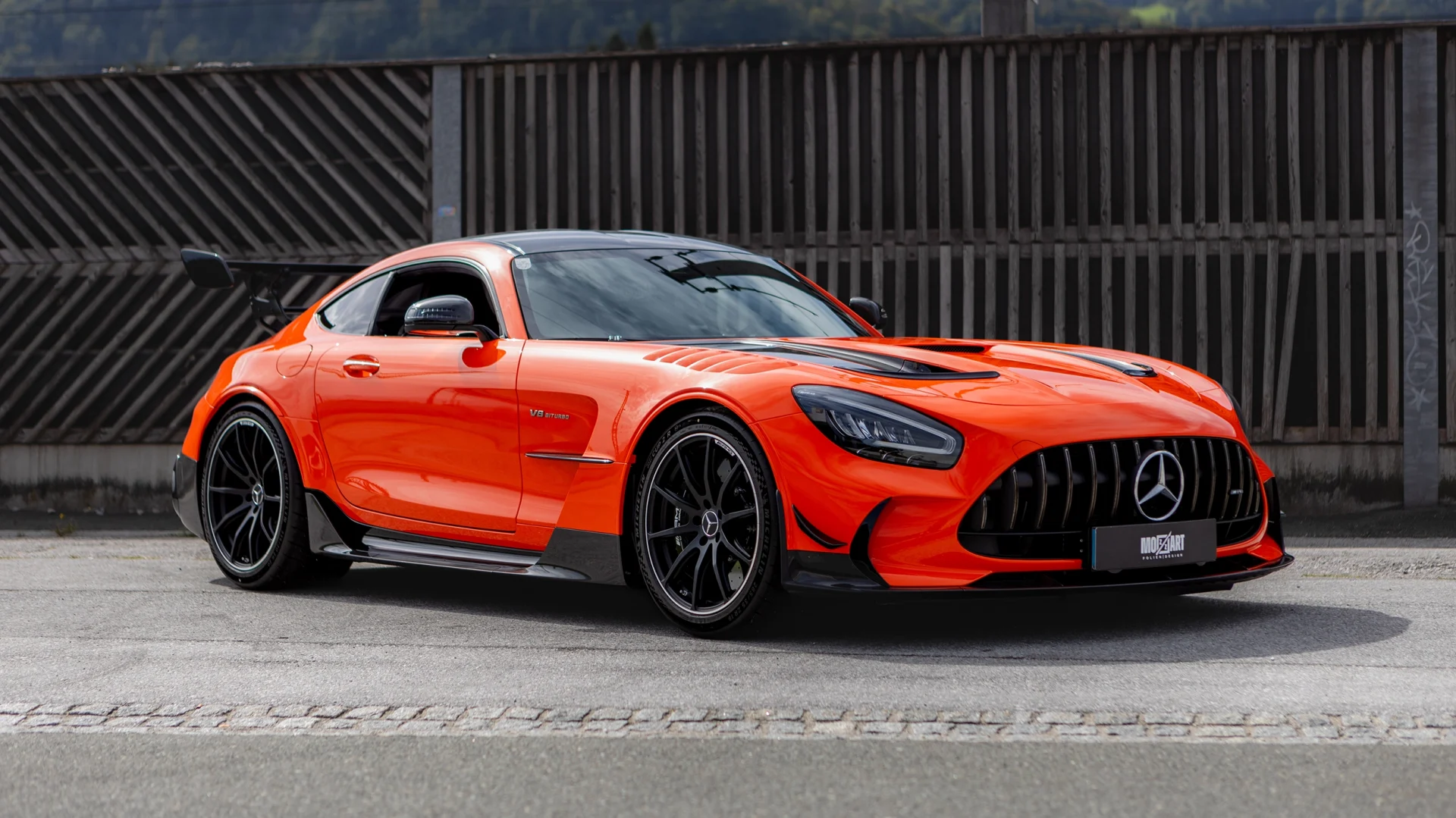 Mercedes Benz AMG GT Black Series mit einer transparenter XPEL Lackschutzfolie als Frontpaket foliert