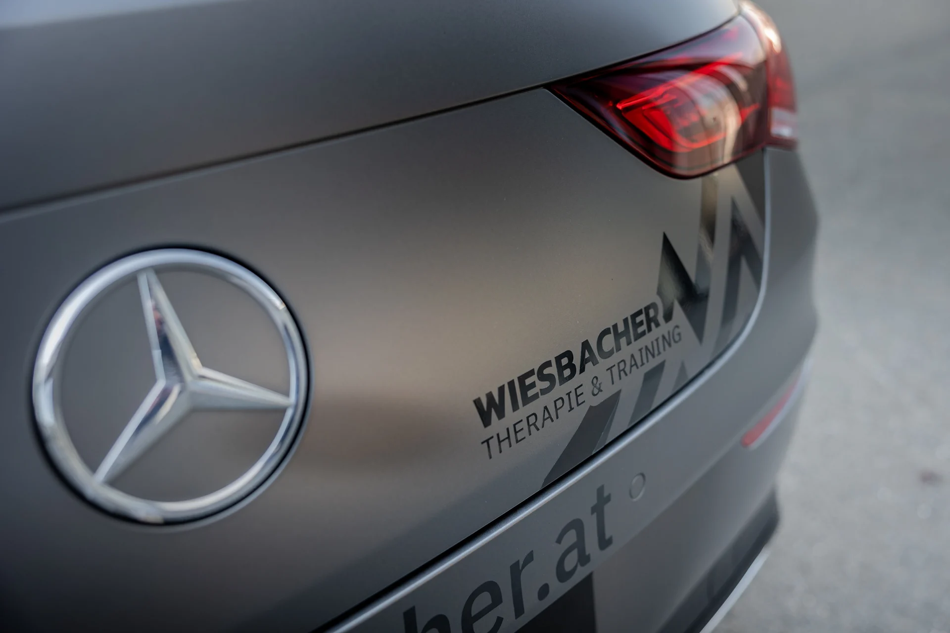 Mercedes Benz Heck Beschriftung in schwarz matt