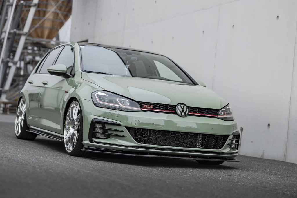 VW Golf VII GTI Reseda grüne Fahrzeugfolierung