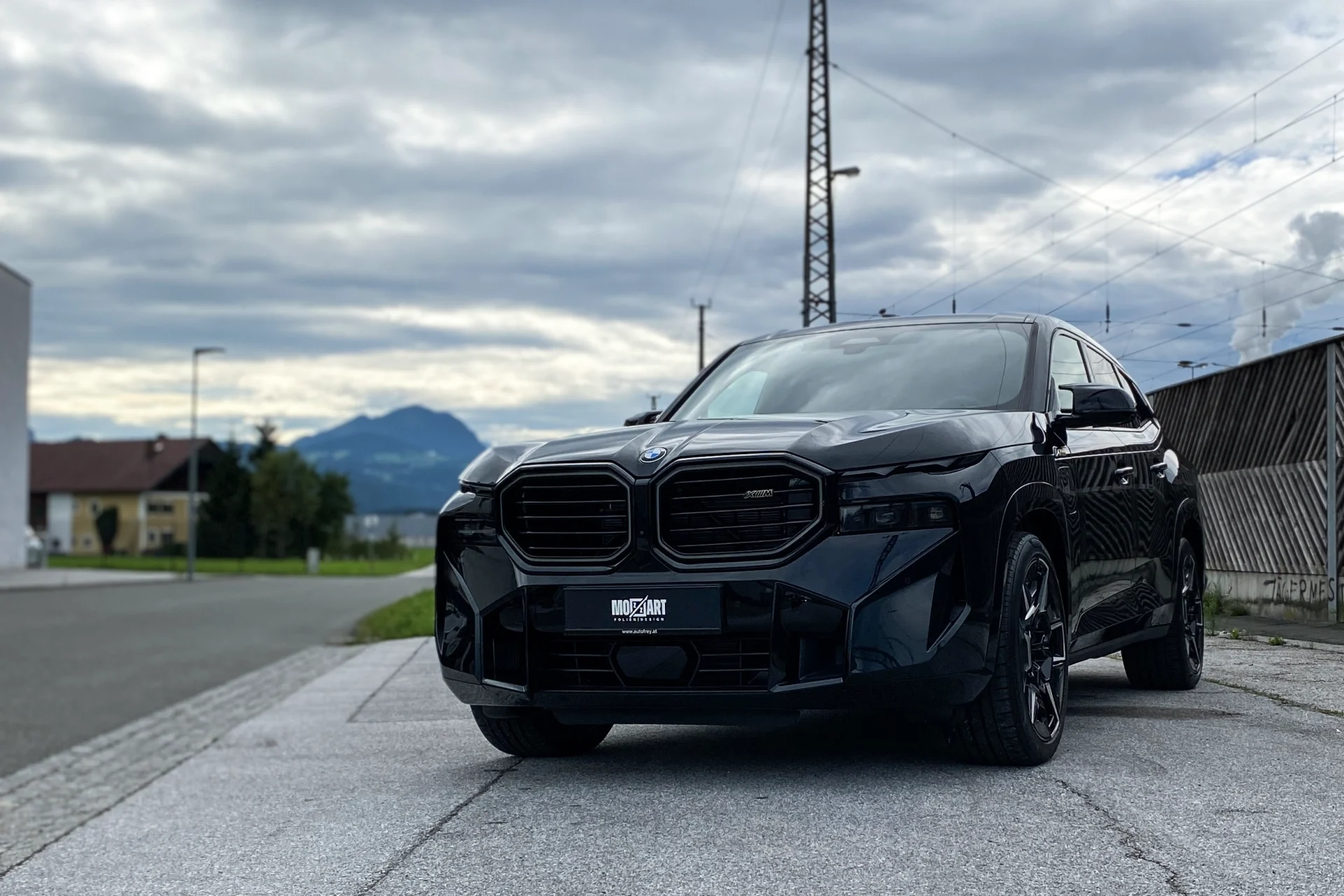 BMW XM Front, Motorhaube und Stoßstange mit Lackschutzfolie von Mozzart Foliendesign